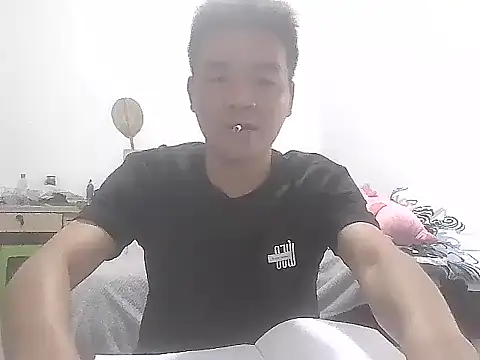 Snapshot of kisstoyousoon2024 chatting on 10.13.25 kisstoyousoon2024 online show from 10.13.25