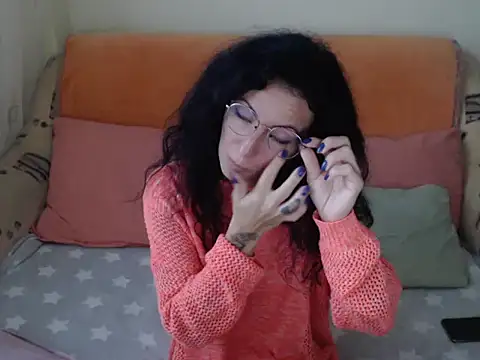 Emmatoo online show from 11.06.25