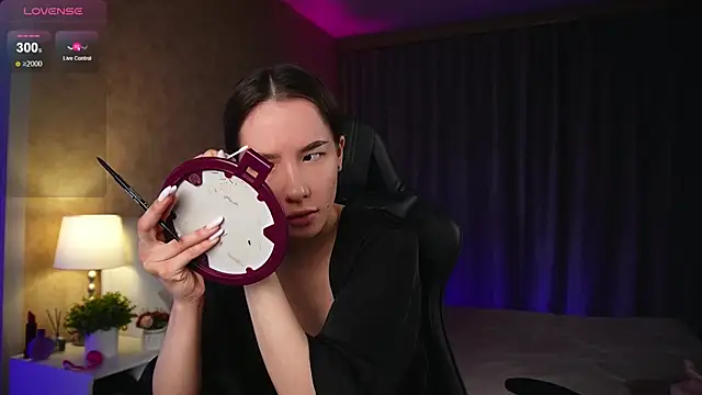 Amely Young online show from 12.22.24