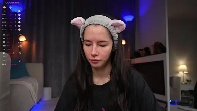 Amely Young online show from 09.12.25