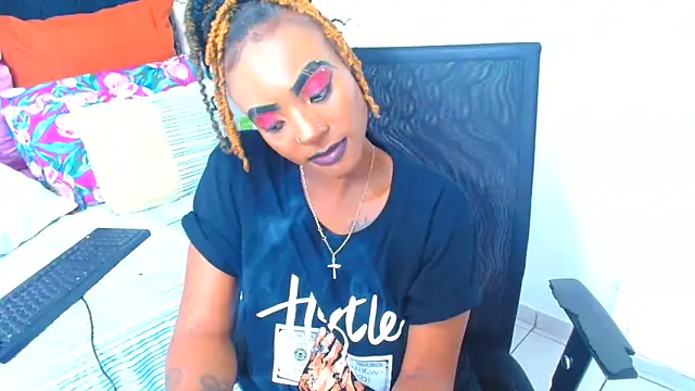 SAVAGExBOO online show from 12.04.25