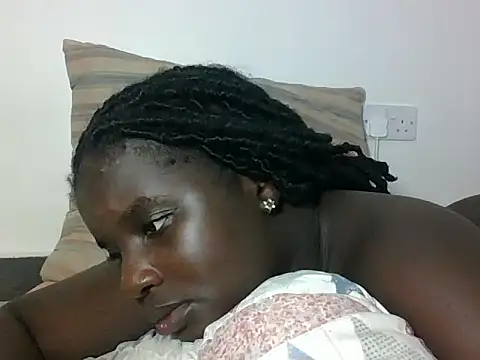 Snapshot of hotebbbyy chatting on 09.28.25 hotebbbyy online show from 09.28.25