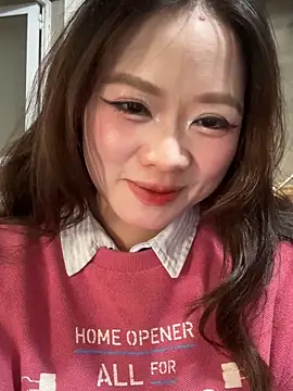 Hellen 111 online show from 10.28.25