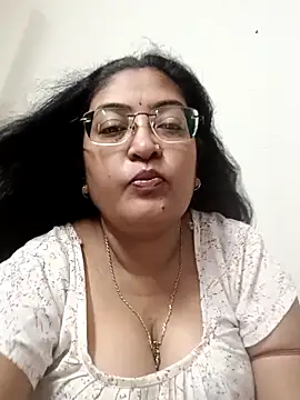 Snapshot of LAVERNIYA_ chatting on 09.19.25 LAVERNIYA  online show from 09.19.25