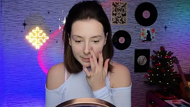 Snapshot of GloriaElmer chatting on 12.11.24 GloriaElmer online show from 12.11.24