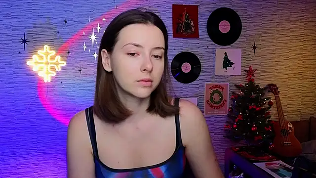 Snapshot of GloriaElmer chatting on 12.24.24 GloriaElmer online show from 12.24.24