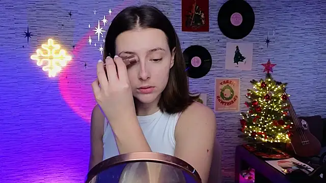 Snapshot of GloriaElmer chatting on 01.10.25 GloriaElmer online show from 01.10.25