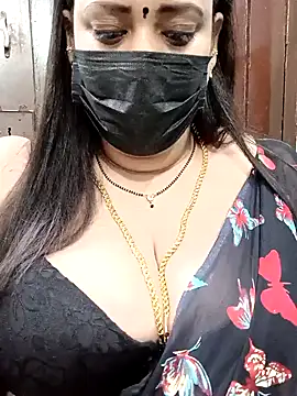 Snapshot of ashikaa_r chatting on 01.13.25 ashikaa r online show from 01.13.25