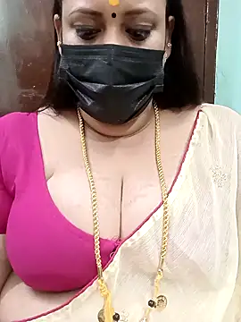 Snapshot of ashikaa_r chatting on 02.11.25 ashikaa r online show from 02.11.25