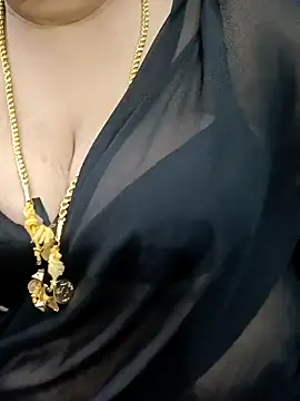 Snapshot of ashikaa_r chatting on 02.11.25 ashikaa r online show from 02.11.25