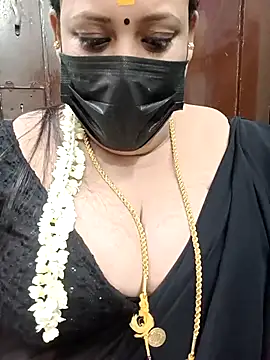 Snapshot of ashikaa_r chatting on 02.15.25 ashikaa r online show from 02.15.25