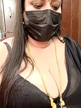 Snapshot of ashikaa_r chatting on 02.24.25 ashikaa r online show from 02.24.25