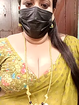 Snapshot of ashikaa_r chatting on 03.04.25 ashikaa r online show from 03.04.25