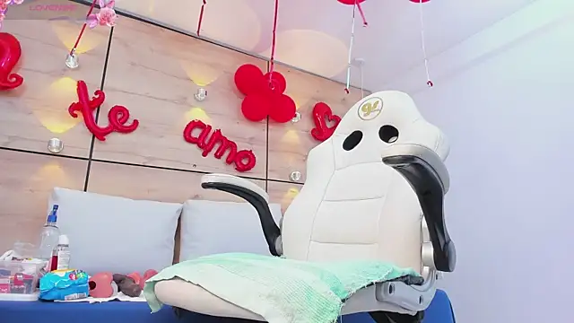 martina touss online show from 02.13.25