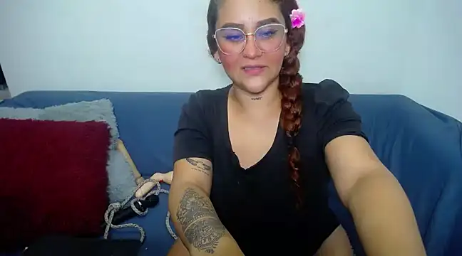 Snapshot of loly_bigbooty4u chatting on 02.14.25 loly bigbooty4u online show from 02.14.25