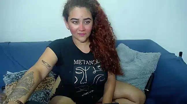 Snapshot of loly_bigbooty4u chatting on 02.21.25 loly bigbooty4u online show from 02.21.25