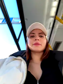 Snapshot of Accole chatting on 12.04.24 Accole online show from 12.04.24