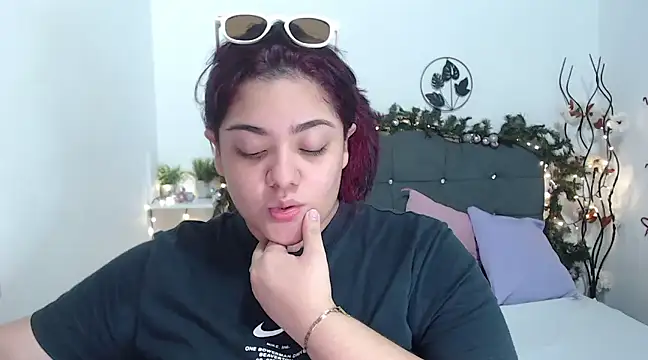 Snapshot of KathyGonzalez chatting on 12.23.24 KathyGonzalez online show from 12.23.24