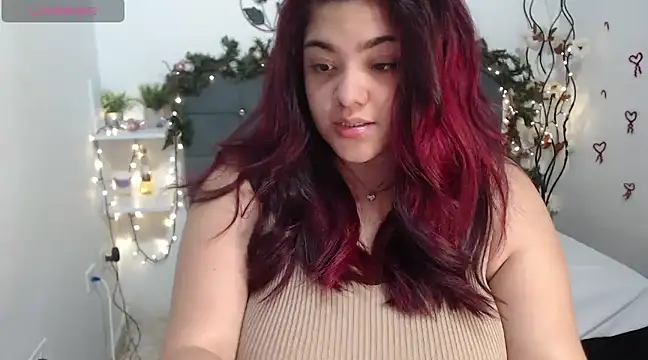 Snapshot of KathyGonzalez chatting on 01.04.25 KathyGonzalez online show from 01.04.25