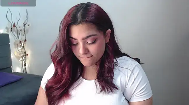 Snapshot of KathyGonzalez chatting on 02.18.25 KathyGonzalez online show from 02.18.25