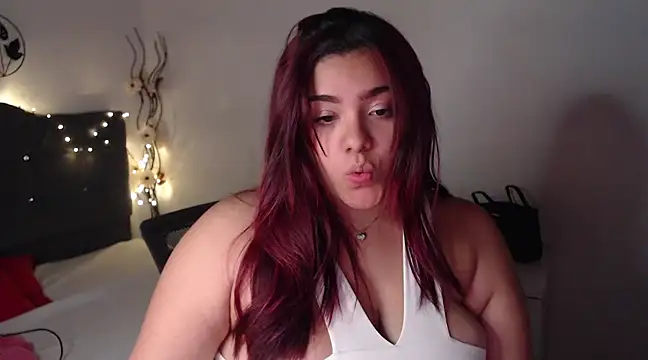 Snapshot of KathyGonzalez chatting on 03.08.25 KathyGonzalez online show from 03.08.25