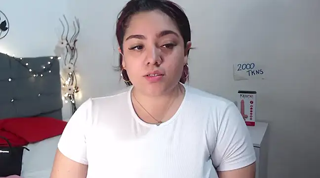 Snapshot of KathyGonzalez chatting on 03.10.25 KathyGonzalez online show from 03.10.25