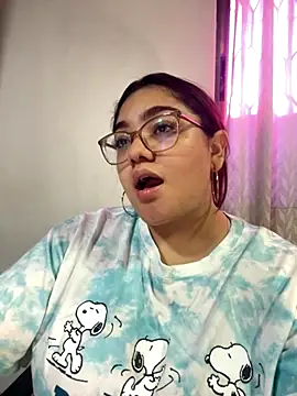 Snapshot of KathyGonzalez chatting on 10.01.25 KathyGonzalez online show from 10.01.25