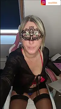 Snapshot of Rose_Libertine chatting on 10.10.25 Rose Libertine online show from 10.10.25