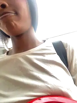 Snapshot of adaraSmiith chatting on 12.04.24 adaraSmiith online show from 12.04.24