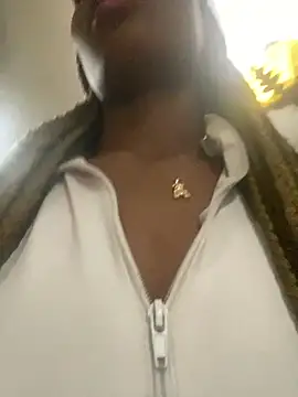 Snapshot of adaraSmiith chatting on 01.18.25 adaraSmiith online show from 01.18.25