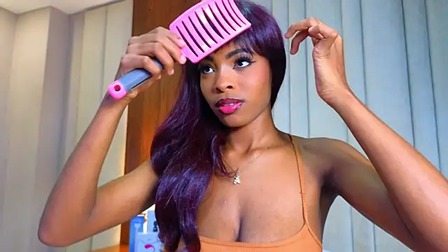 Snapshot of adaraSmiith chatting on 02.08.25 adaraSmiith online show from 02.08.25