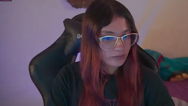 Snapshot of xofix chatting on 12.16.24 xofix online show from 12.16.24