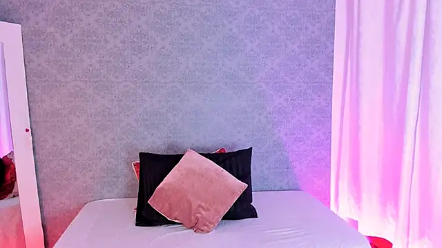 Snapshot of CatrinaRossi chatting on 02.05.25 CatrinaRossi online show from 02.05.25