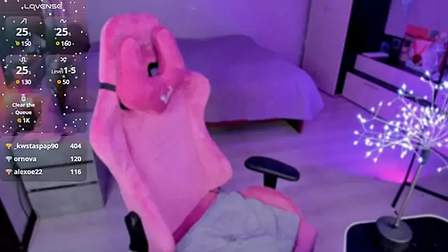 Snapshot of The_love_project chatting on 01.24.25 The love project online show from 01.24.25