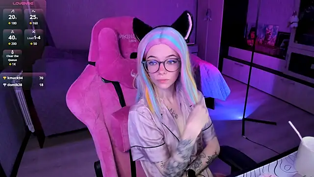 Snapshot of The_love_project chatting on 10.18.25 The love project online show from 10.18.25