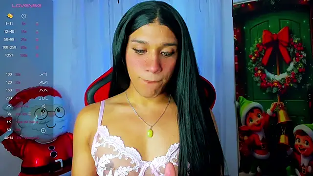 Snapshot of Emaa- chatting on 12.31.24 Emaa- online show from 12.31.24