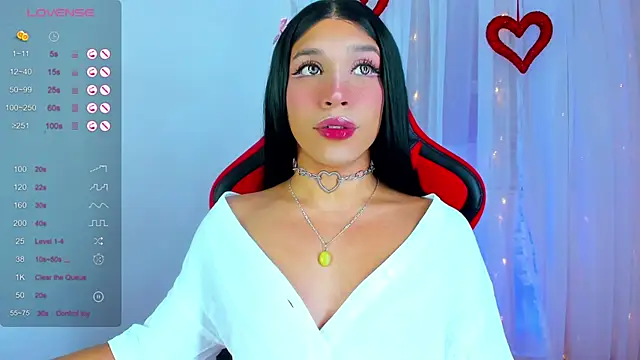 Snapshot of Emaa- chatting on 01.10.25 Emaa- online show from 01.10.25