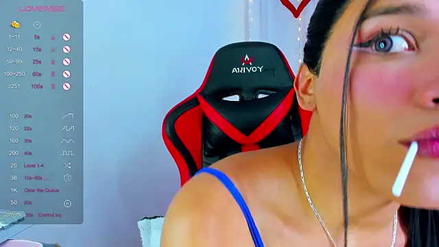 Snapshot of Emaa- chatting on 01.11.25 Emaa- online show from 01.11.25