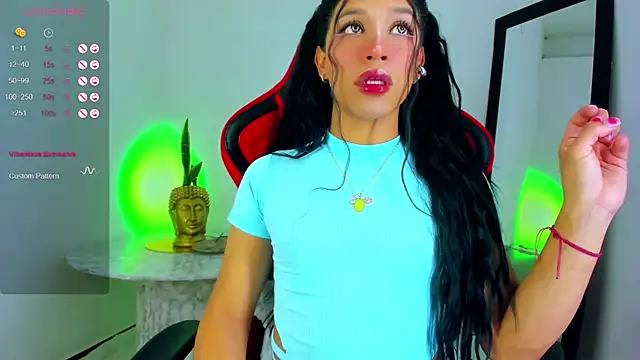 Snapshot of Emaa- chatting on 01.26.25 Emaa- online show from 01.26.25