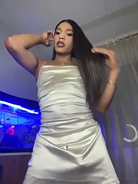 Snapshot of Emaa- chatting on 10.03.25 Emaa- online show from 10.03.25