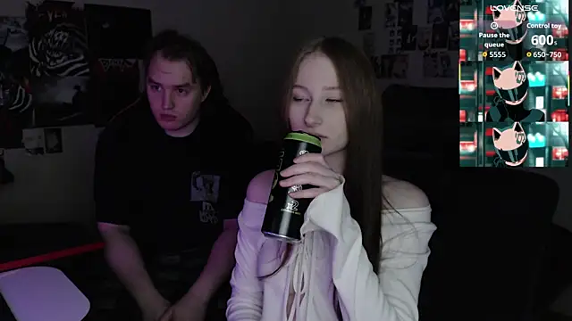 Snapshot of camcoupbang chatting on 10.08.25 camcoupbang online show from 10.08.25