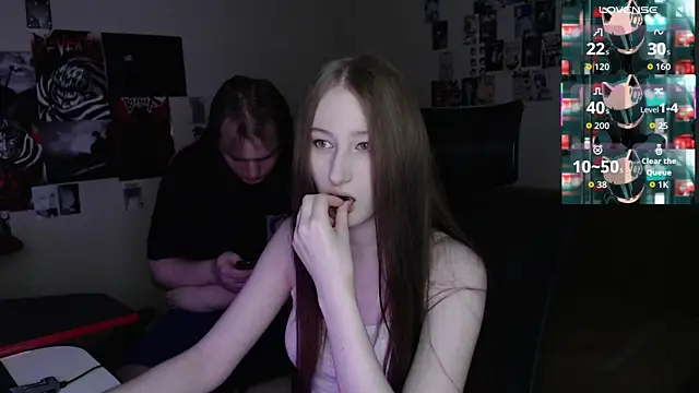 Snapshot of camcoupbang chatting on 10.10.25 camcoupbang online show from 10.10.25