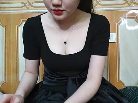 Yin-girl online show from 03.09.25