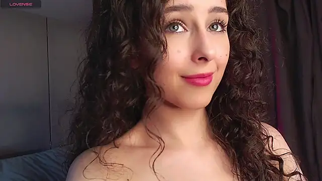 Snapshot of cosmosbaby chatting on 03.12.25 cosmosbaby online show from 03.12.25