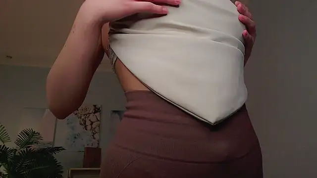 Snapshot of cosmosbaby chatting on 09.24.25 cosmosbaby online show from 09.24.25