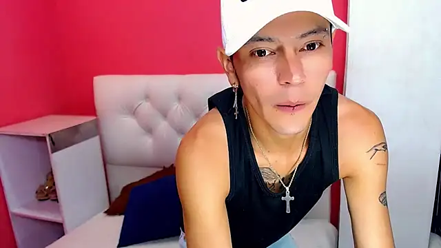 Snapshot of _snopyy_ chatting on 02.18.25  snopyy  online show from 02.18.25