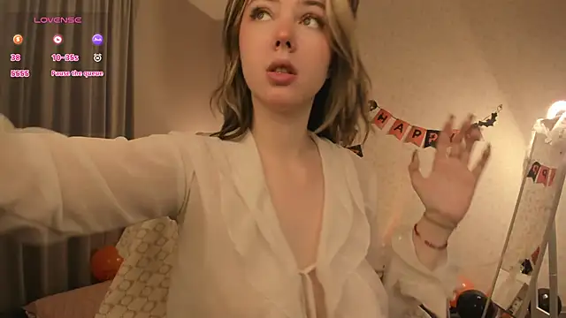 Snapshot of Vanessa_Walters chatting on 10.24.25 Vanessa Walters online show from 10.24.25