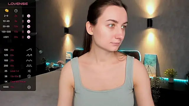 Snapshot of annacooleman chatting on 02.14.25 annacooleman online show from 02.14.25