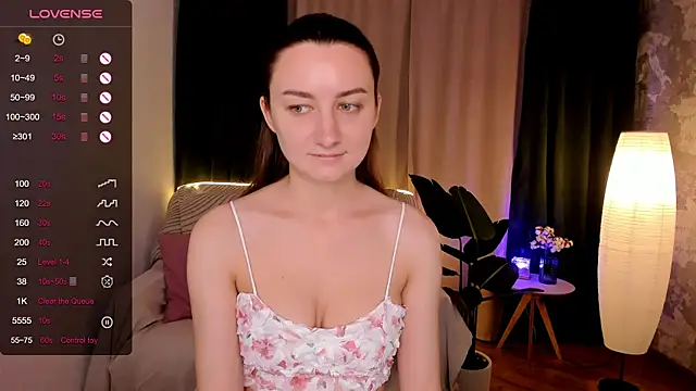 Snapshot of annacooleman chatting on 09.12.25 annacooleman online show from 09.12.25