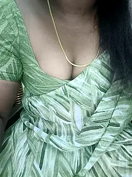 Snapshot of tamil_subha69 chatting on 02.24.25 tamil subha69 online show from 02.24.25